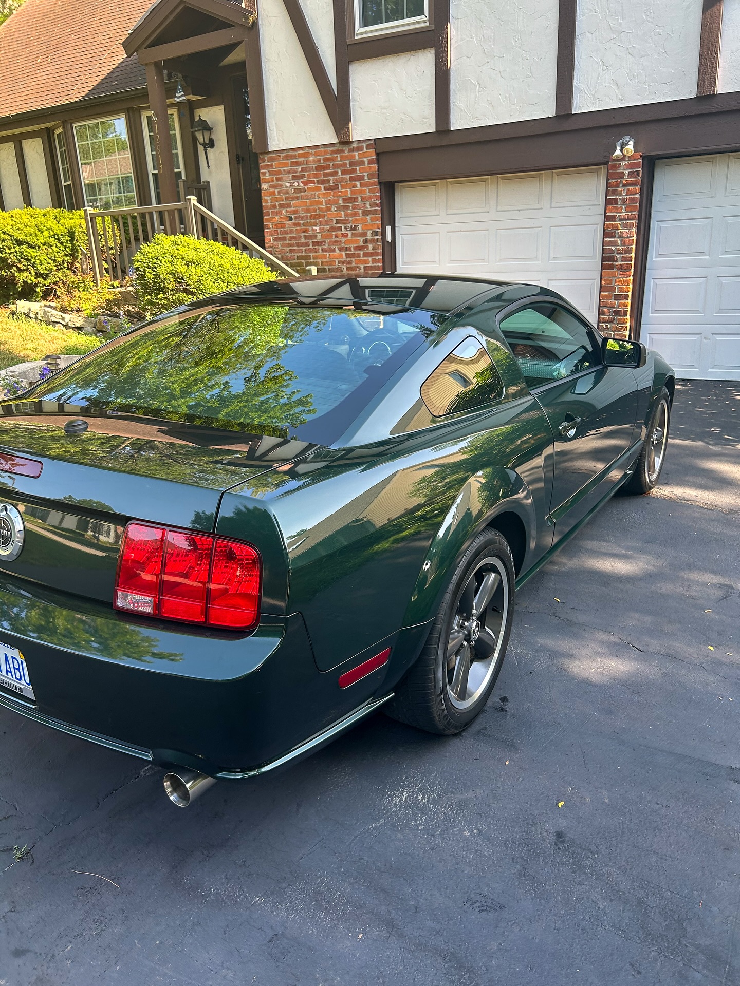 Rear three-quarter view of a detailed Mustang Bullitt