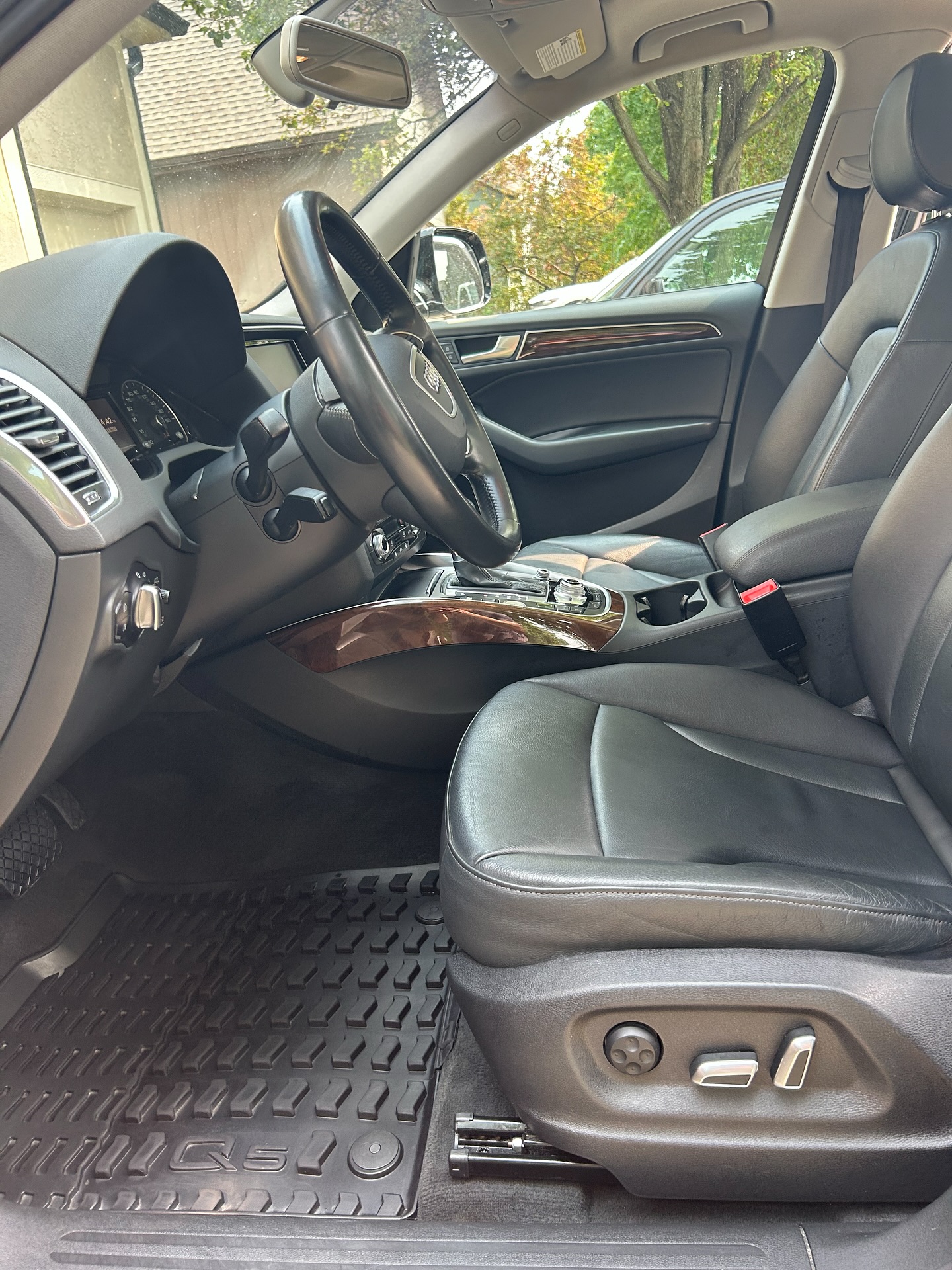 Audi Q5 driver footwell after detailing